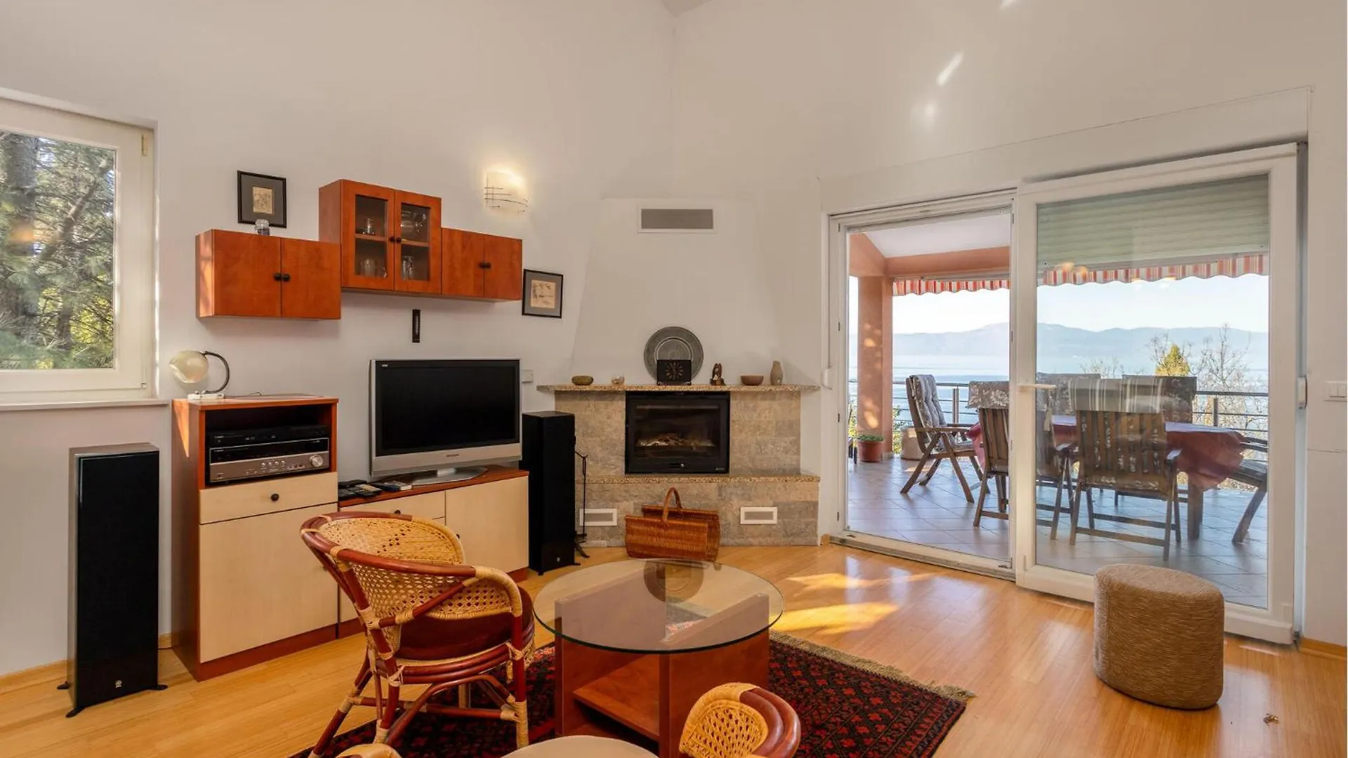 Gorgeous Home In Njivice With Kitchen