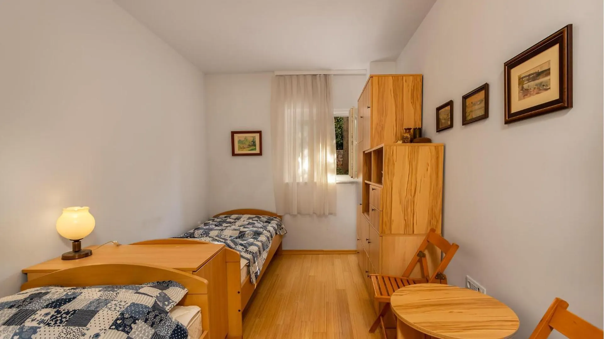 別荘 Gorgeous Home In Njivice With Kitchen