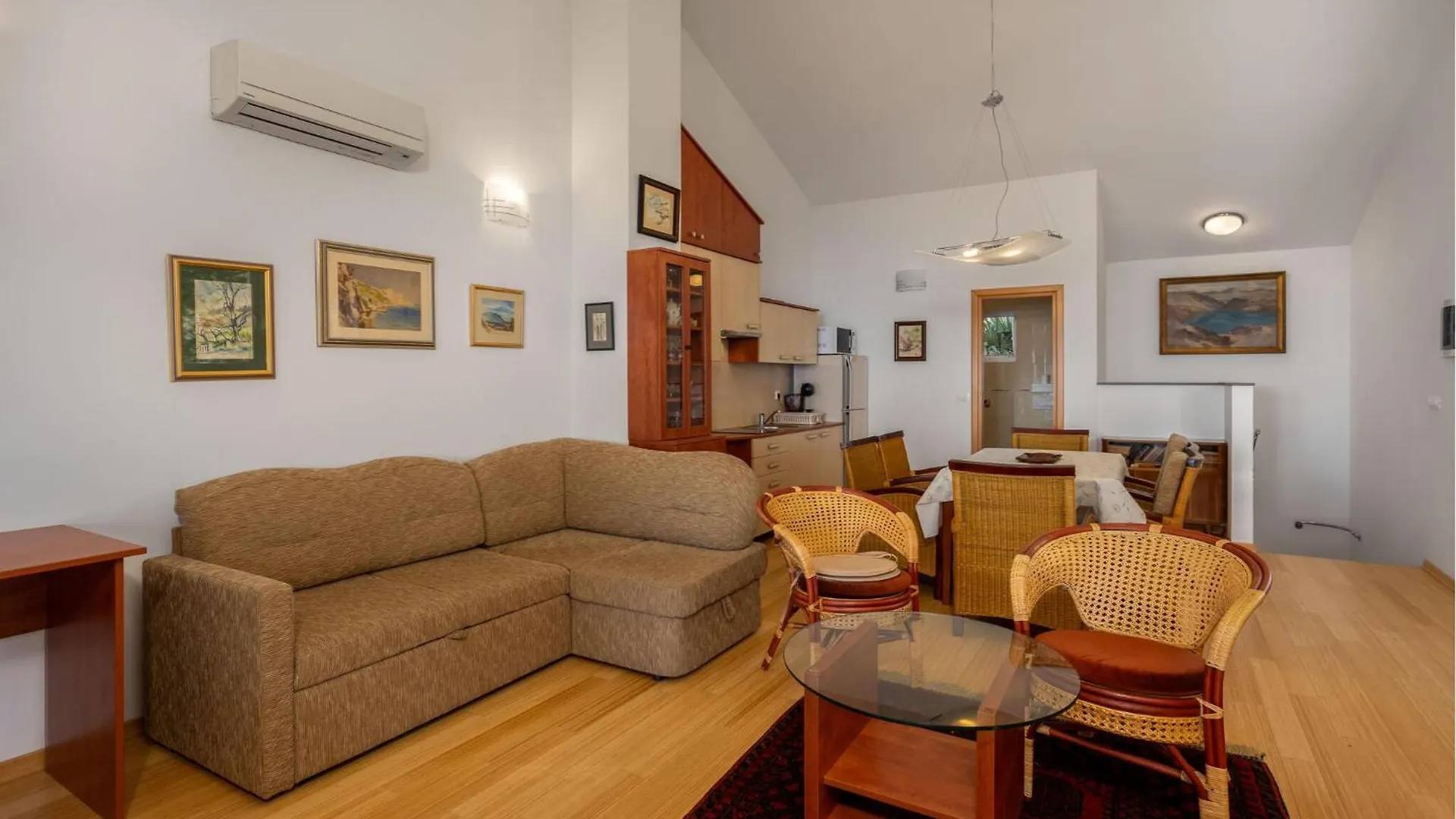 Gorgeous Home In Njivice With Kitchen 0*,