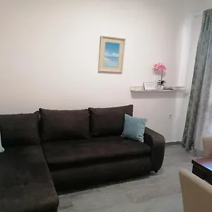 Appartamento Apartments Njivice, Njivice